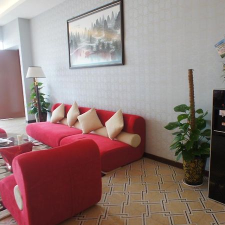 Hotel Zamburger Bukit Indah Джохор-Бару Екстер'єр фото