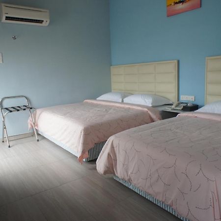 Hotel Zamburger Bukit Indah Джохор-Бару Екстер'єр фото